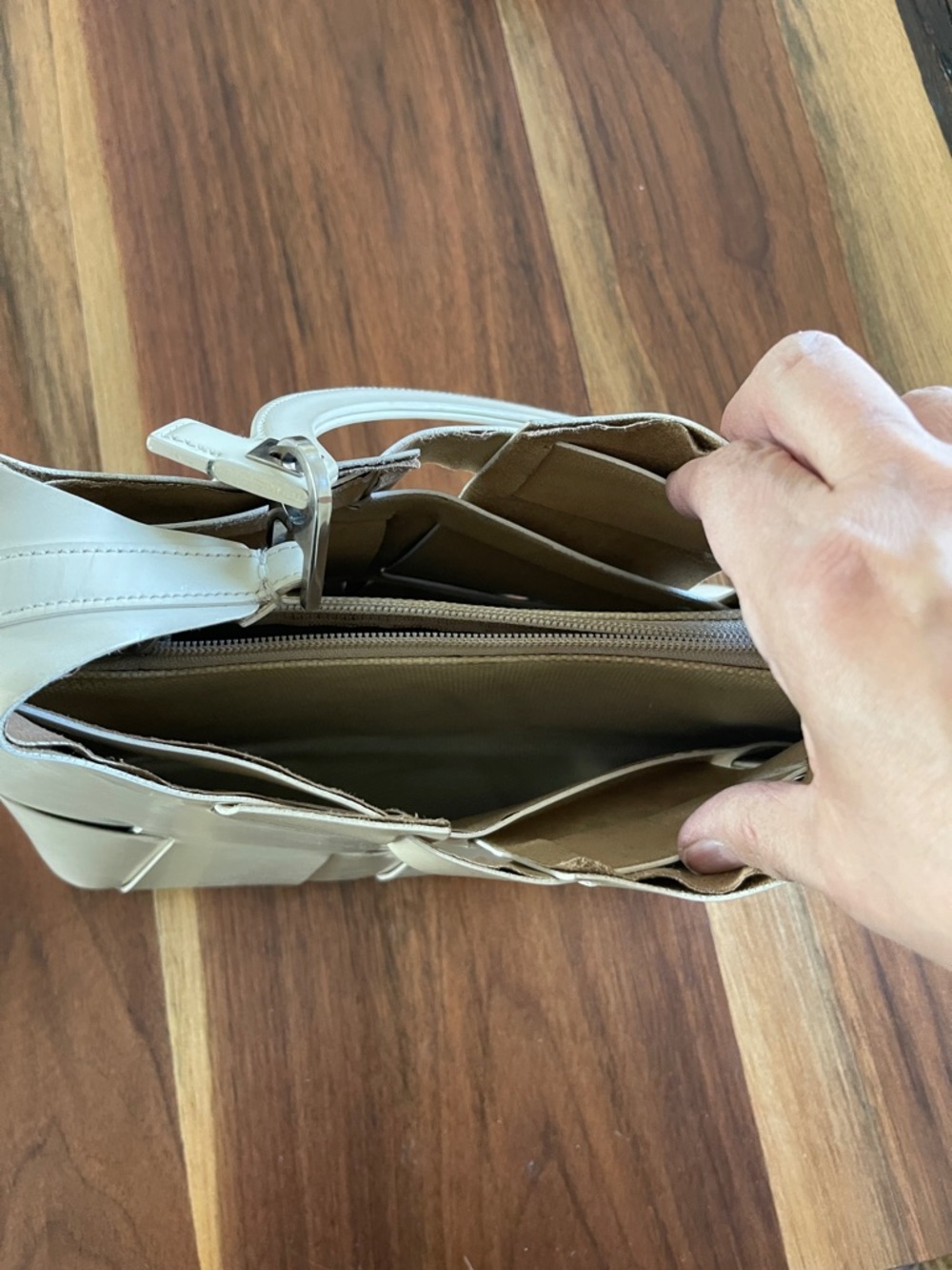 Salvatore Ferragamo Leather Woven Shoulder Bag. - Picture 8 of 10